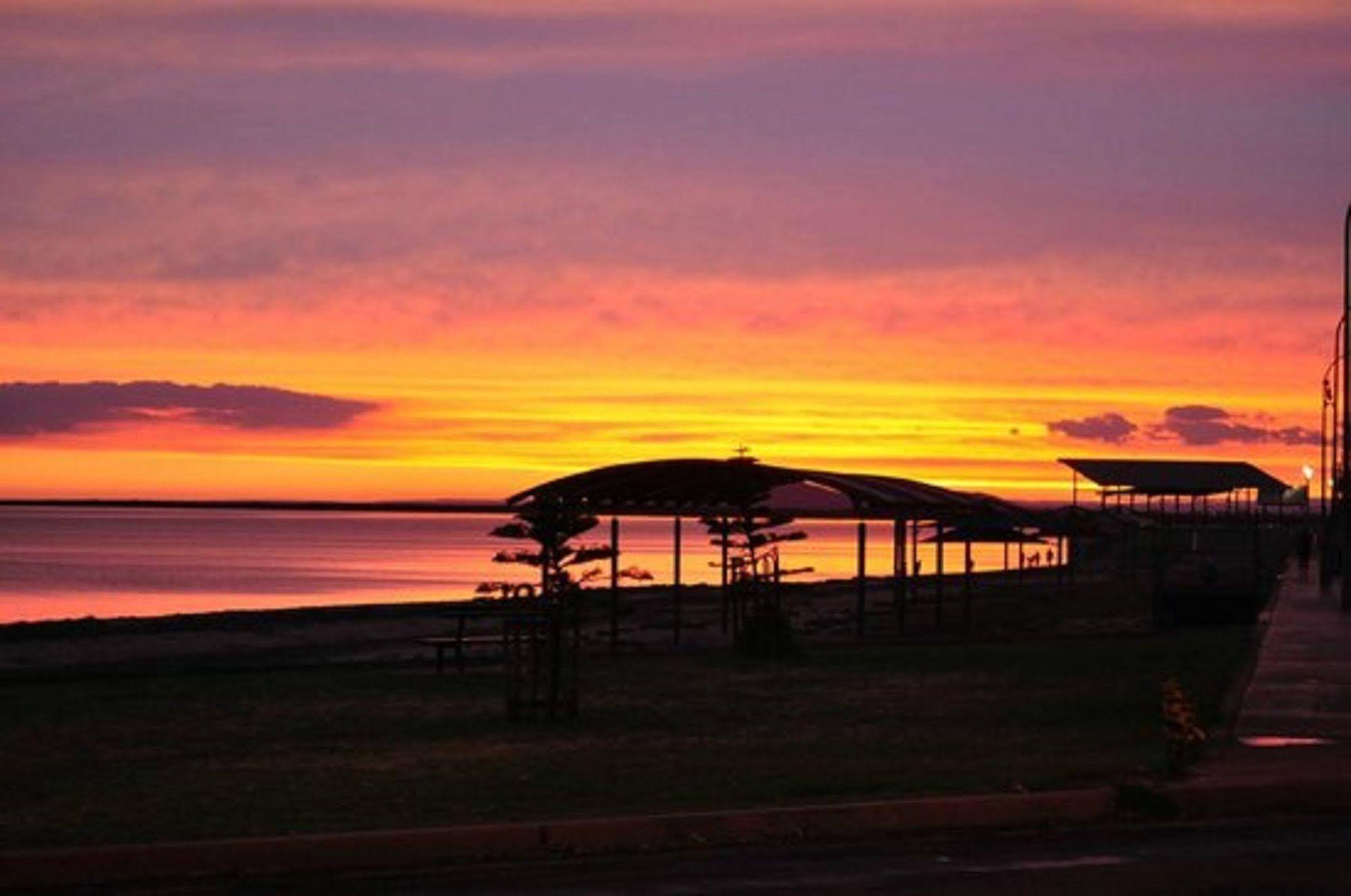 Foreshore Motor Inn Уайалла Экстерьер фото